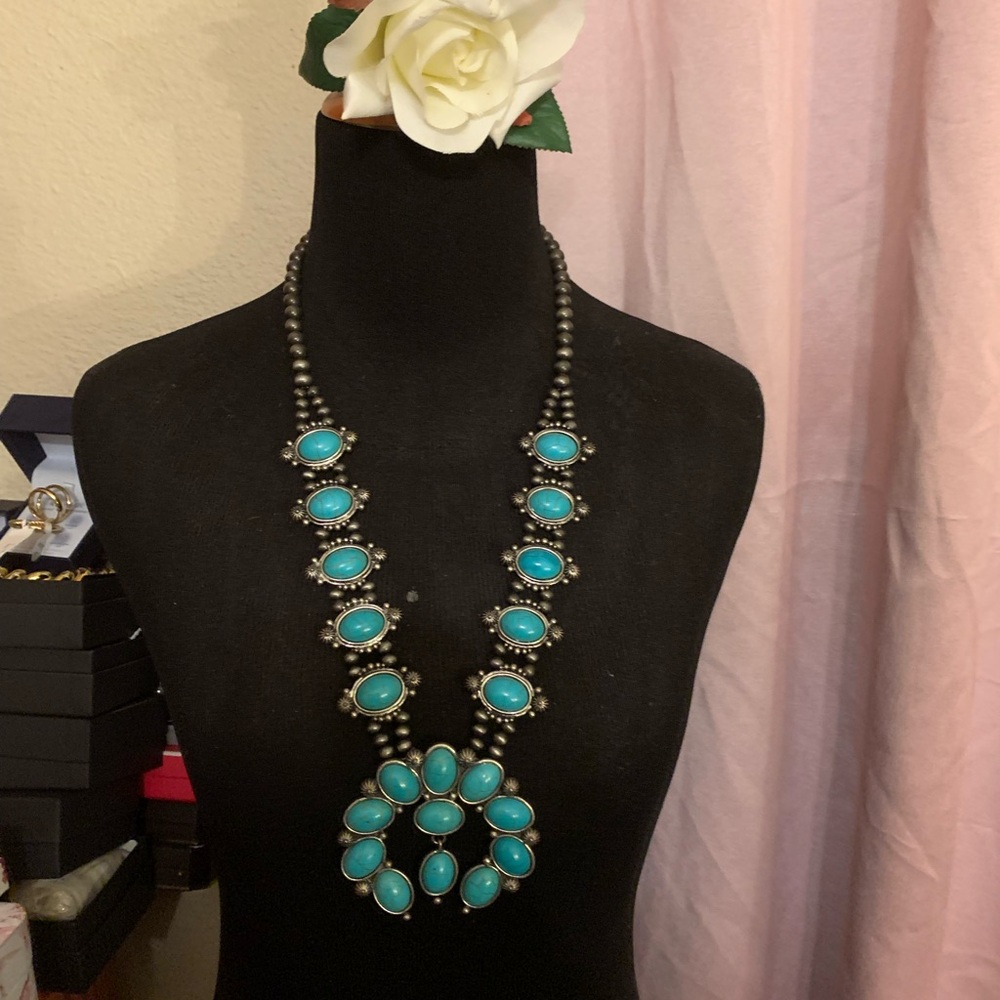 Elegant Turquoise Necklace